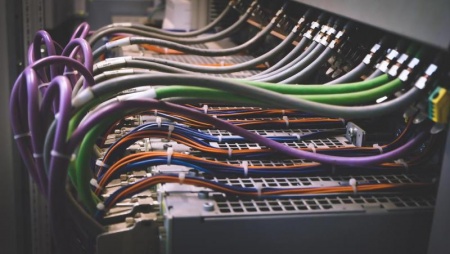 Baie de brassage et fibre optique, une installation &eacute;lectrique &agrave; anticiper &agrave; Saint-Martin-Boulogne